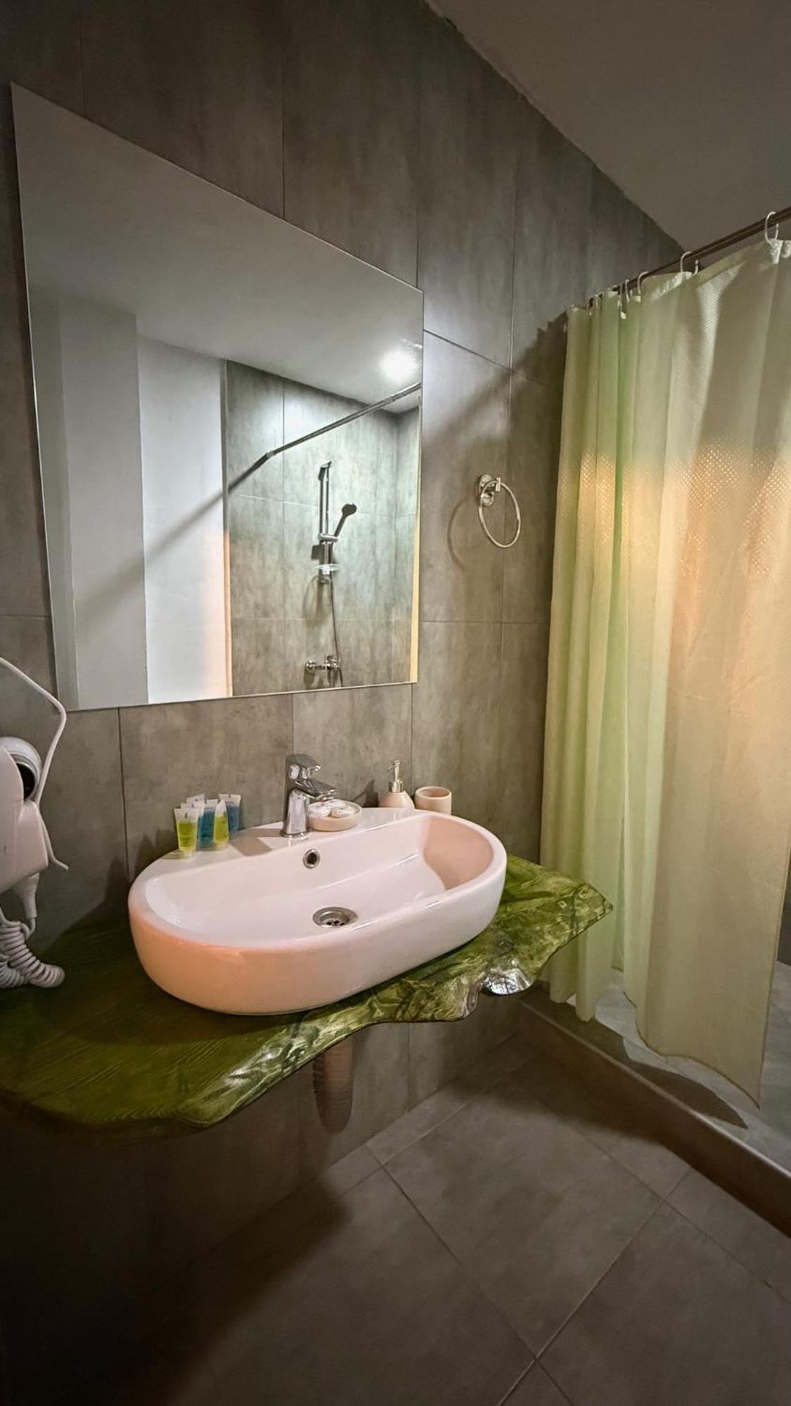 Hotel Ailama מסטיה מראה חיצוני תמונה