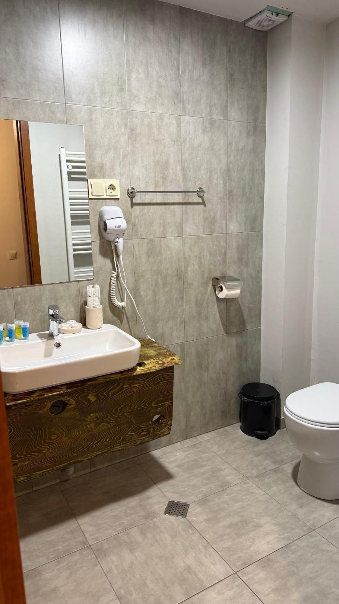 Hotel Ailama מסטיה מראה חיצוני תמונה